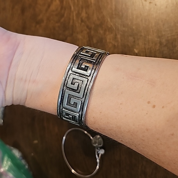 STUNNING VINTAGE GREEK KEY BRACELET - Picture 5 of 5